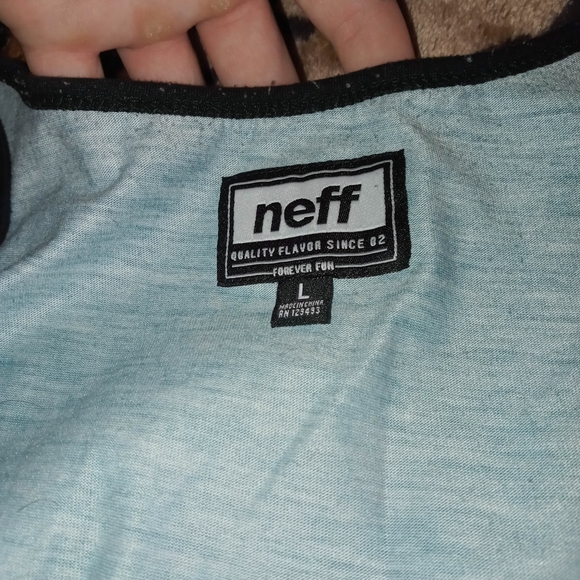 Neff "Chillin'" Tankys (Mens Size LG) - Picture 3 of 3